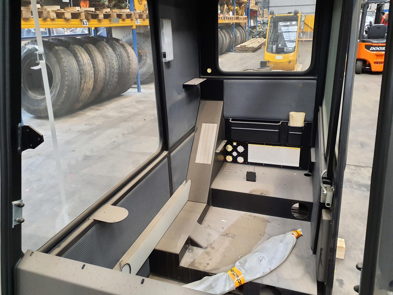 Kabina za Autodizalica Terex AC upper cabin: slika 6