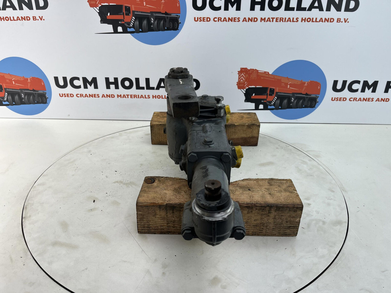 ZF LTM 1050-1 steering box - Letva volana za Autodizalica: slika 2 ZF LTM 1050-1 steering box - Letva volana za Autodizalica: slika 2