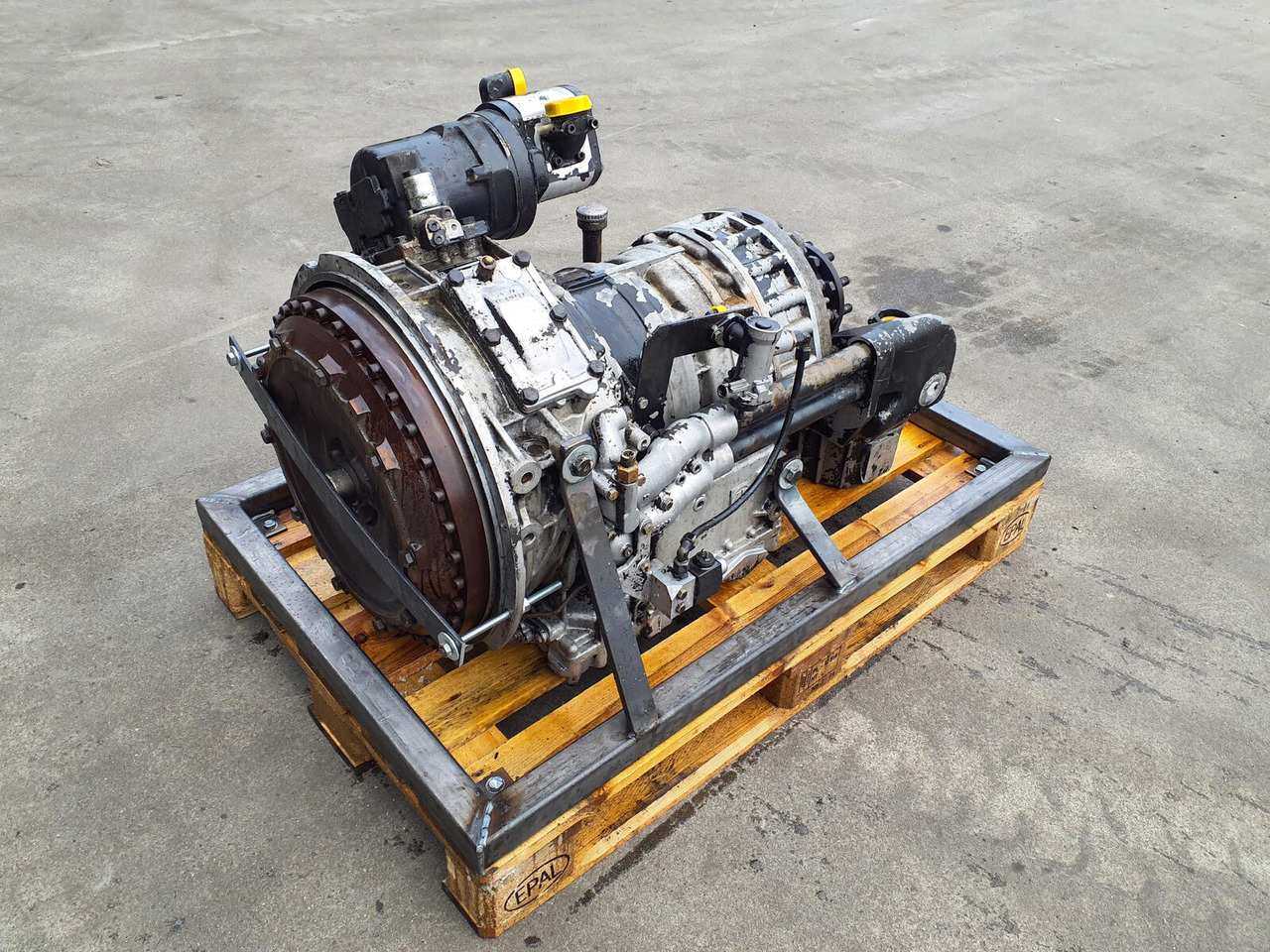 ZF LTM 1060 gearbox ZF 6HP-600 - Menjač za Autodizalica: slika 1 ZF LTM 1060 gearbox ZF 6HP-600 - Menjač za Autodizalica: slika 1