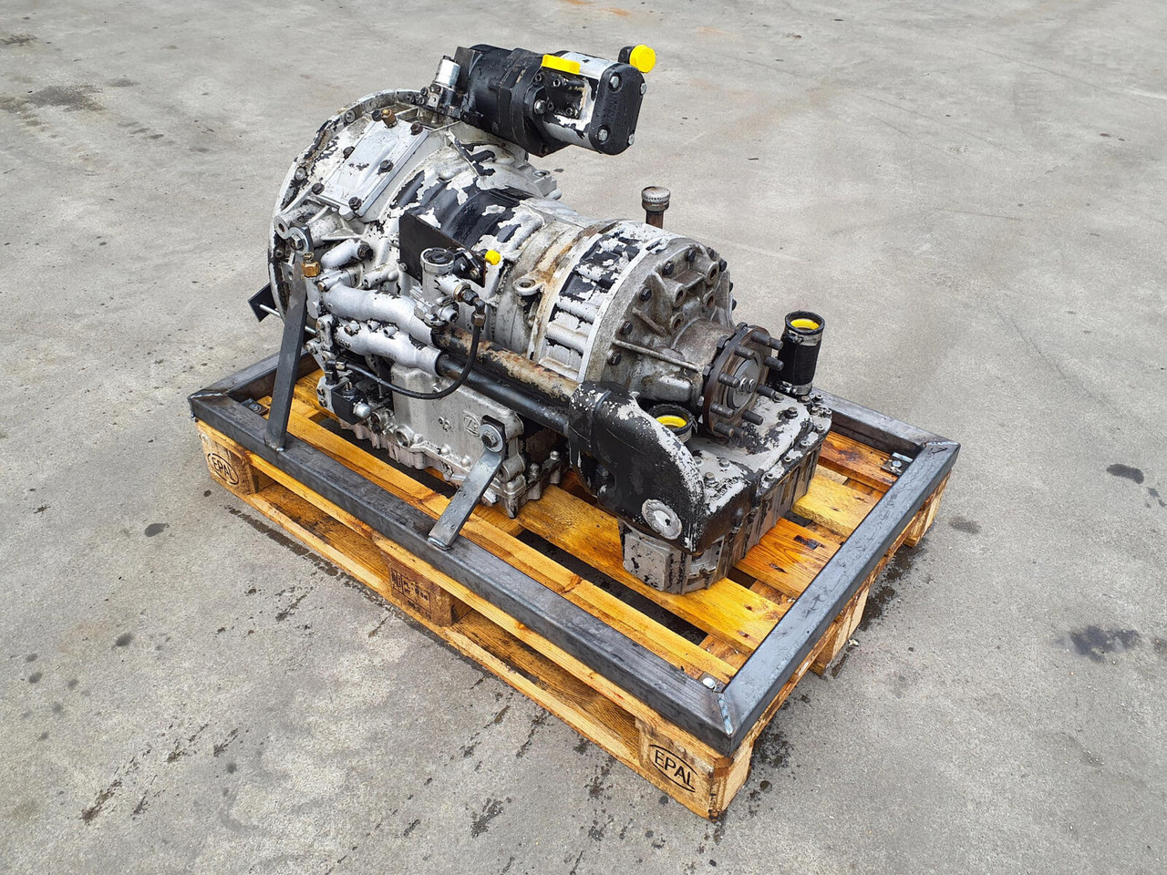ZF LTM 1060 gearbox ZF 6HP-600 - Menjač za Autodizalica: slika 2 ZF LTM 1060 gearbox ZF 6HP-600 - Menjač za Autodizalica: slika 2