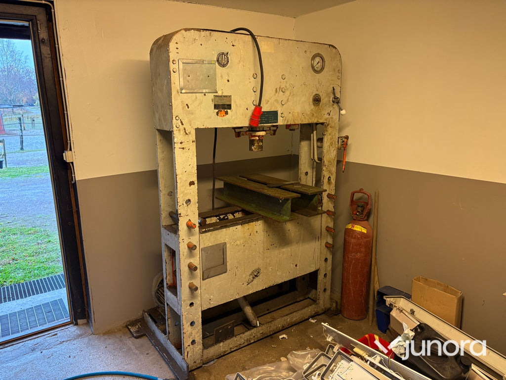 Hydraulpress - Hiab H100E, 100 ton - Apkant presa: slika 2 Hydraulpress - Hiab H100E, 100 ton - Apkant presa: slika 2