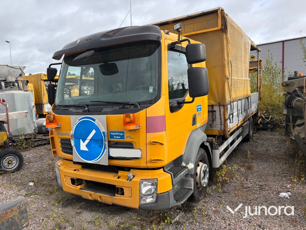 Lastbil - Volvo FLL 240-280 HP 42R - Kamion sa ceradom, Korisno/ Posebno vozilo: slika 1 Lastbil - Volvo FLL 240-280 HP 42R - Kamion sa ceradom, Korisno/ Posebno vozilo: slika 1