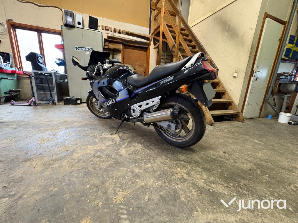 Motorcykel - Suzuki, GSX 750 F - Motocikl: slika 3 Motorcykel - Suzuki, GSX 750 F - Motocikl: slika 3