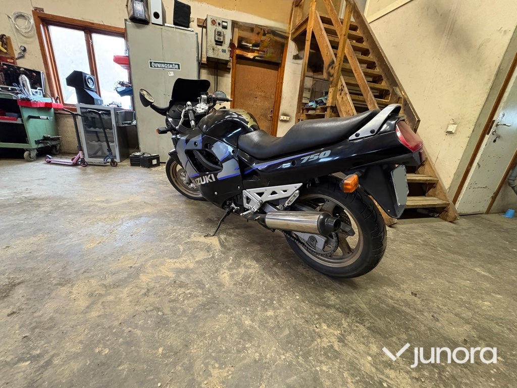 Motorcykel - Suzuki, GSX 750 F - Motocikl: slika 4 Motorcykel - Suzuki, GSX 750 F - Motocikl: slika 4