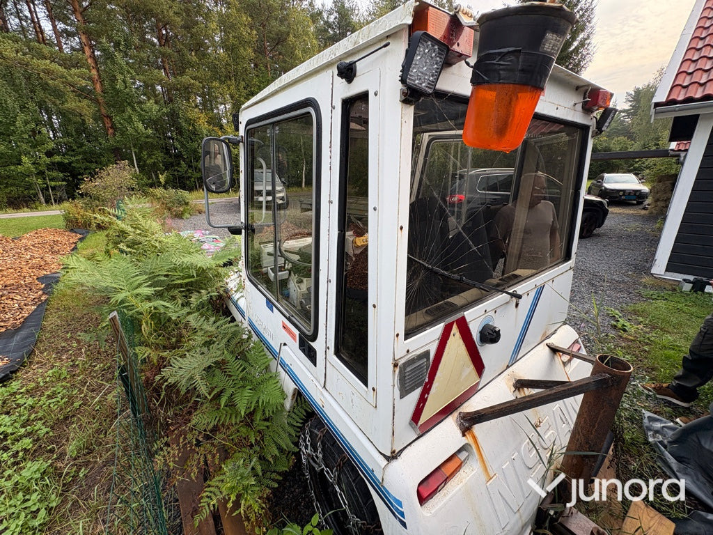 Plogbil - Bagagetruck - Traktor za prtljag: slika 2 Plogbil - Bagagetruck - Traktor za prtljag: slika 2