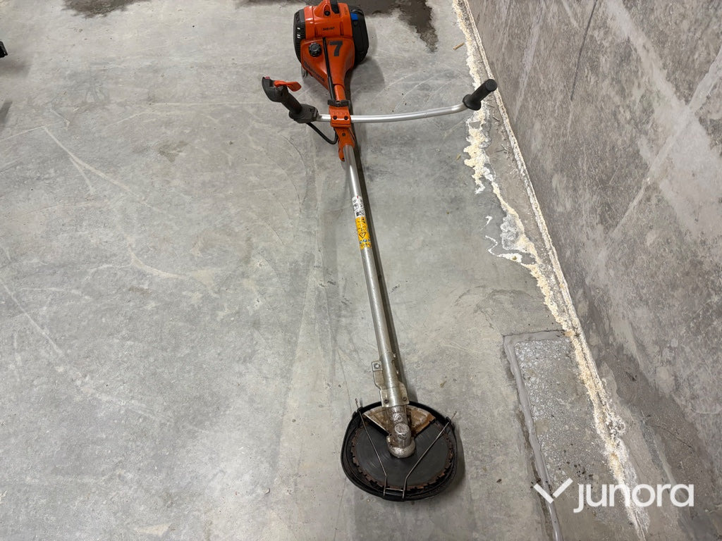 Röjsåg - Husqvarna, 545FX, 4st - Baštenska kosačica: slika 5 Röjsåg - Husqvarna, 545FX, 4st - Baštenska kosačica: slika 5