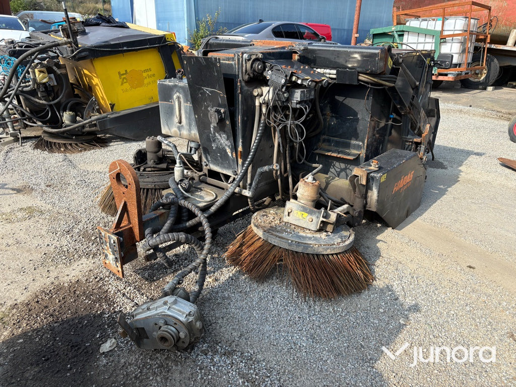 Sopmaskin Bogserad - Fjärås, FS 700 - Autočistilica: slika 1 Sopmaskin Bogserad - Fjärås, FS 700 - Autočistilica: slika 1