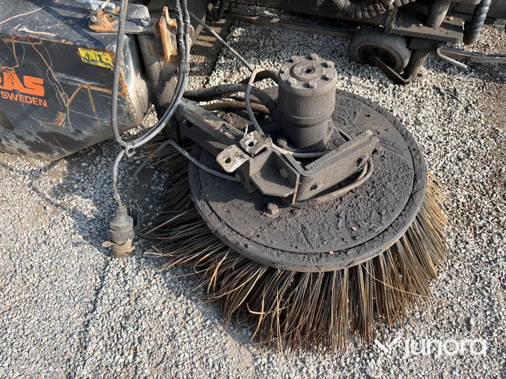 Sopmaskin Bogserad - Fjärås, FS 700 - Autočistilica: slika 4 Sopmaskin Bogserad - Fjärås, FS 700 - Autočistilica: slika 4