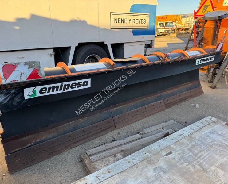 Giletta  - Raonik za sneg: slika 1 Giletta  - Raonik za sneg: slika 1