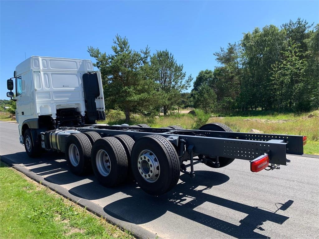 DAF XF 430 FAW 8x4*4 Tridem - Kamion za utovaranje kontejnera: slika 4 DAF XF 430 FAW 8x4*4 Tridem - Kamion za utovaranje kontejnera: slika 4