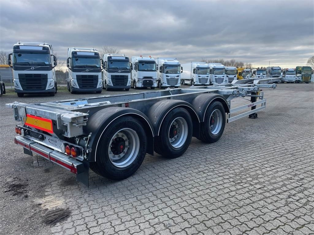 Hangler SDS 430 container chassis - multi låse - ADR - Poluprikolica za prevoz kontejnera/ Poluprikolica sa promenjivim sandukom: slika 1 Hangler SDS 430 container chassis - multi låse - ADR - Poluprikolica za prevoz kontejnera/ Poluprikolica sa promenjivim sandukom: slika 1