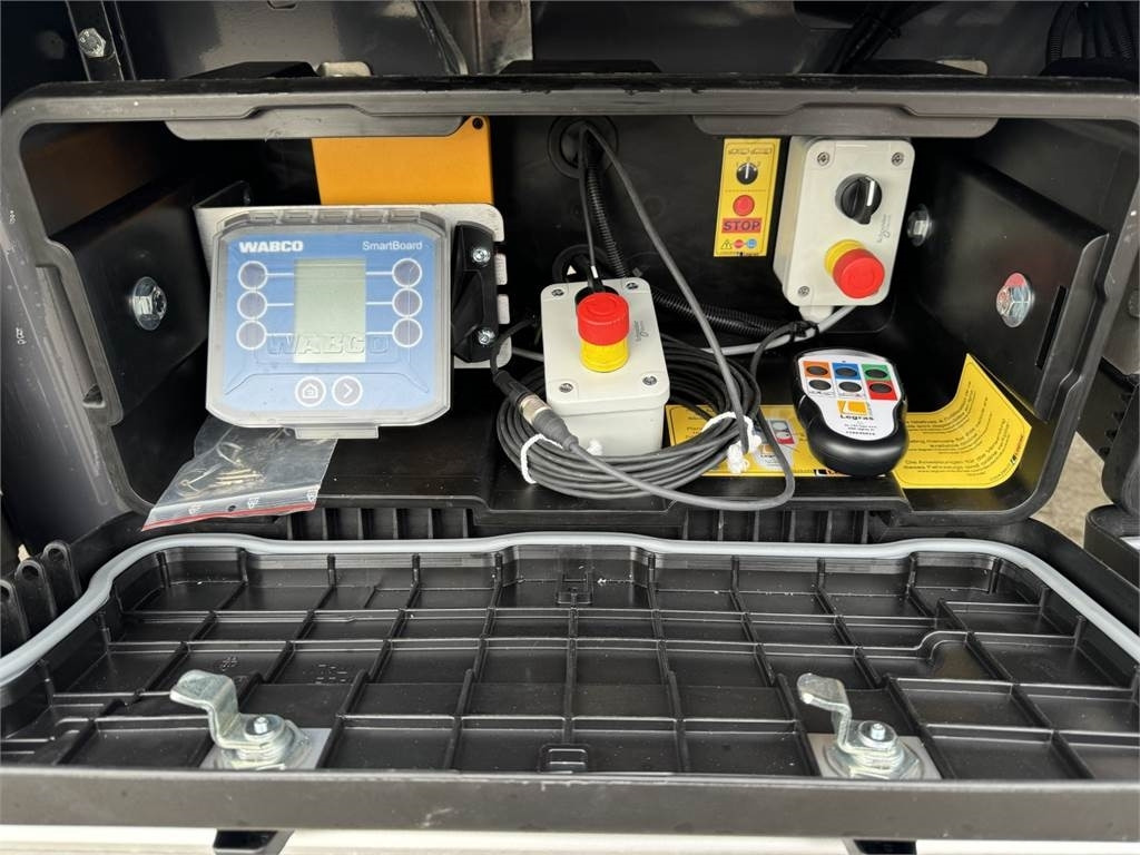 Poluprikolica sa pokretnim podom Legras 91,8 m3 - VBK Aut. presenning: slika 10