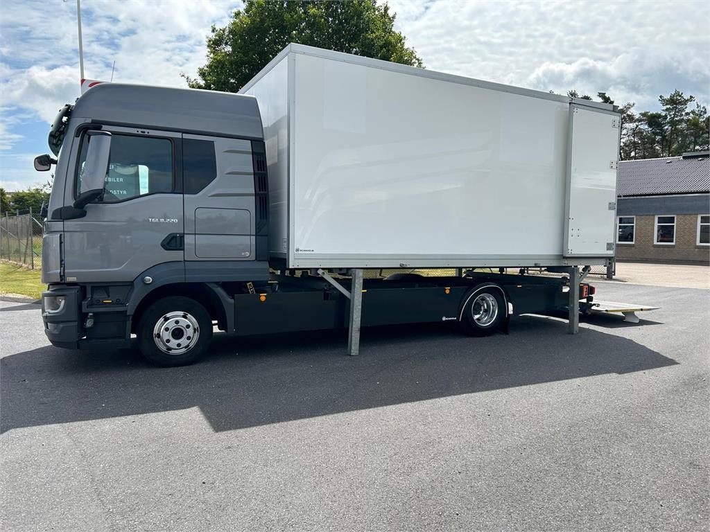 MAN TGL 8-220 4x2 BL incl. 2 stk veksellad - Kamion za prevoz kontejnera/ Kamion sa promenjivim sandukom: slika 4 MAN TGL 8-220 4x2 BL incl. 2 stk veksellad - Kamion za prevoz kontejnera/ Kamion sa promenjivim sandukom: slika 4