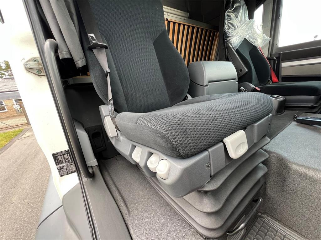 Kamion za prevoz kontejnera/ Kamion sa promenjivim sandukom MAN TGS 26-500 6x2-4 LL: slika 8