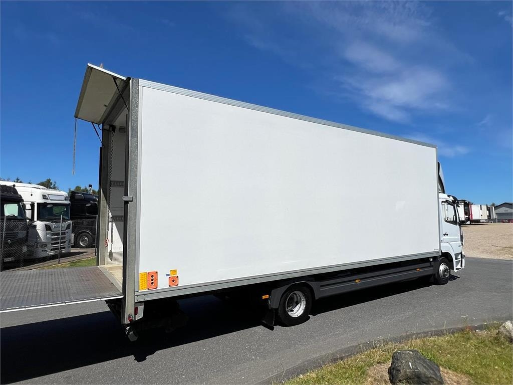 Mercedes-Benz Atego 1224 LnR - Kamion sa zatvorenim sandukom: slika 3 Mercedes-Benz Atego 1224 LnR - Kamion sa zatvorenim sandukom: slika 3