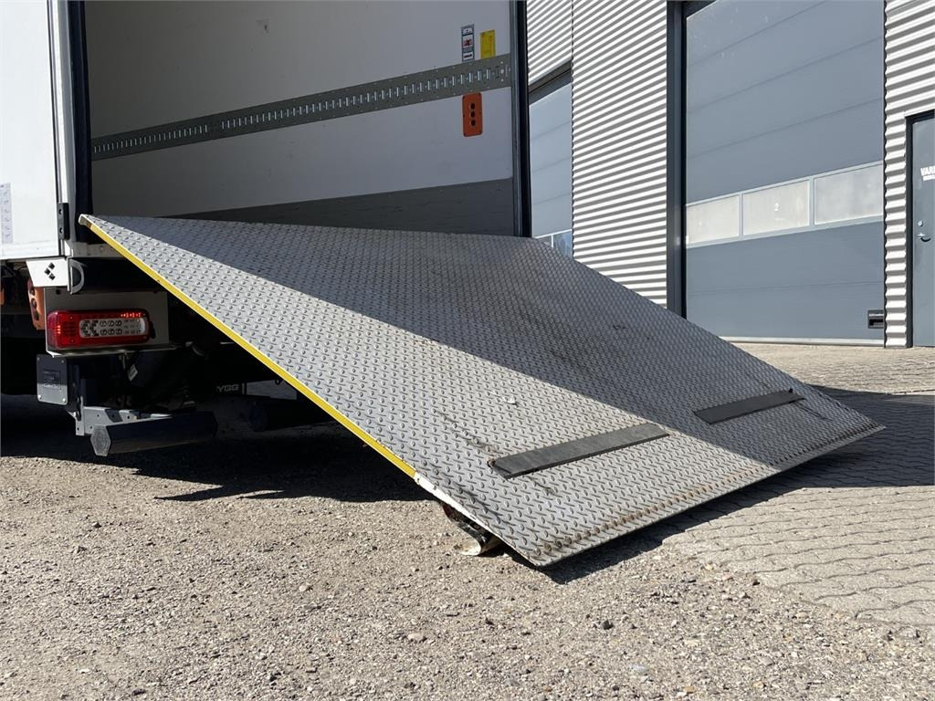 Renault D280 Premium  - Kamion sa zatvorenim sandukom: slika 3 Renault D280 Premium  - Kamion sa zatvorenim sandukom: slika 3