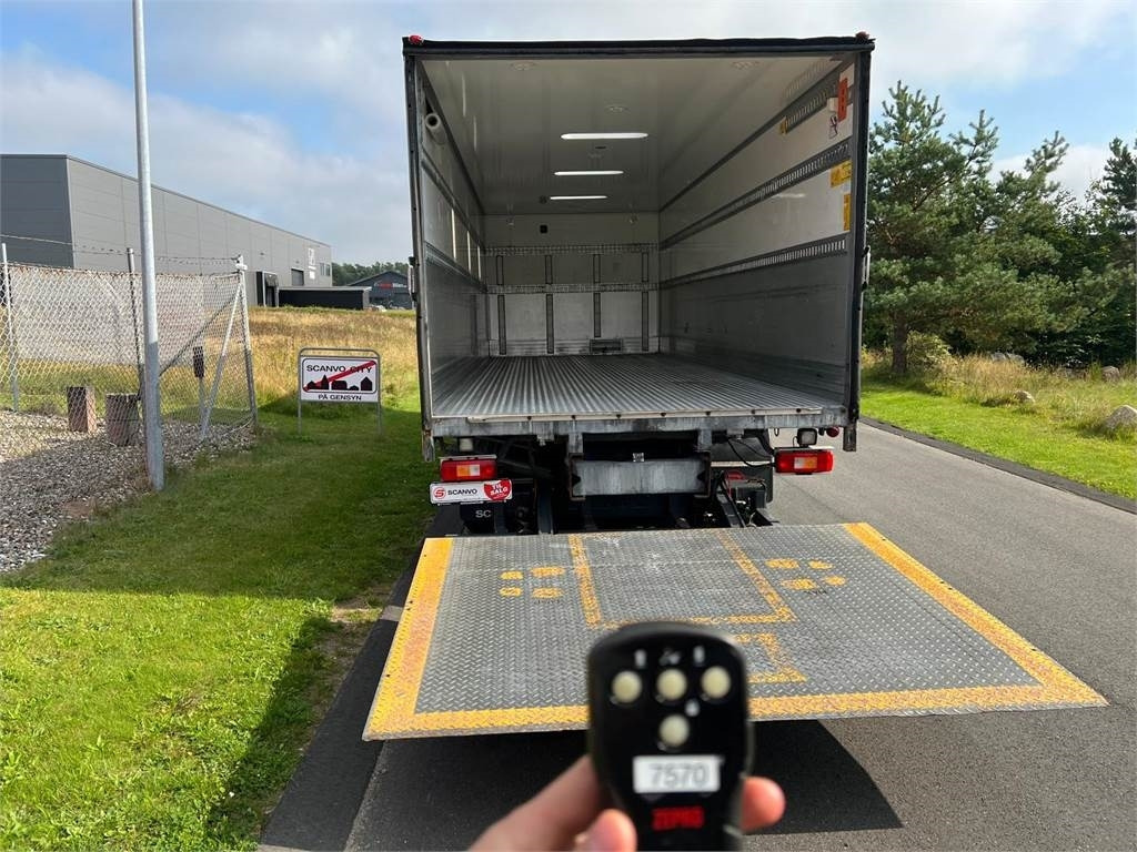 Kamion sa zatvorenim sandukom Volvo FE320 6x2*4: slika 7