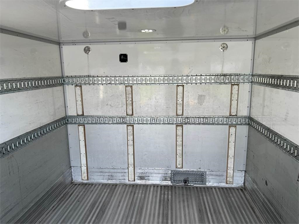Kamion sa zatvorenim sandukom Volvo FE320 6x2*4: slika 13