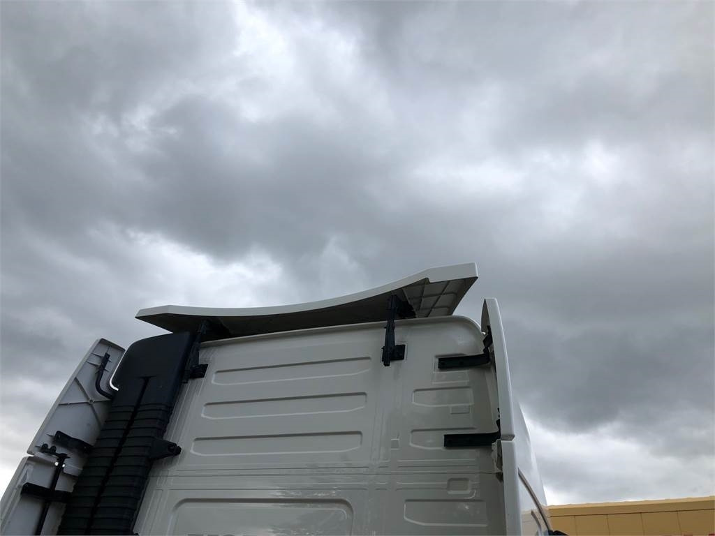 Volvo Tagspoiler Volvo FH Globetrotter 2018 - Aerodinamika/ Spojler za Kamion: slika 5 Volvo Tagspoiler Volvo FH Globetrotter 2018 - Aerodinamika/ Spojler za Kamion: slika 5