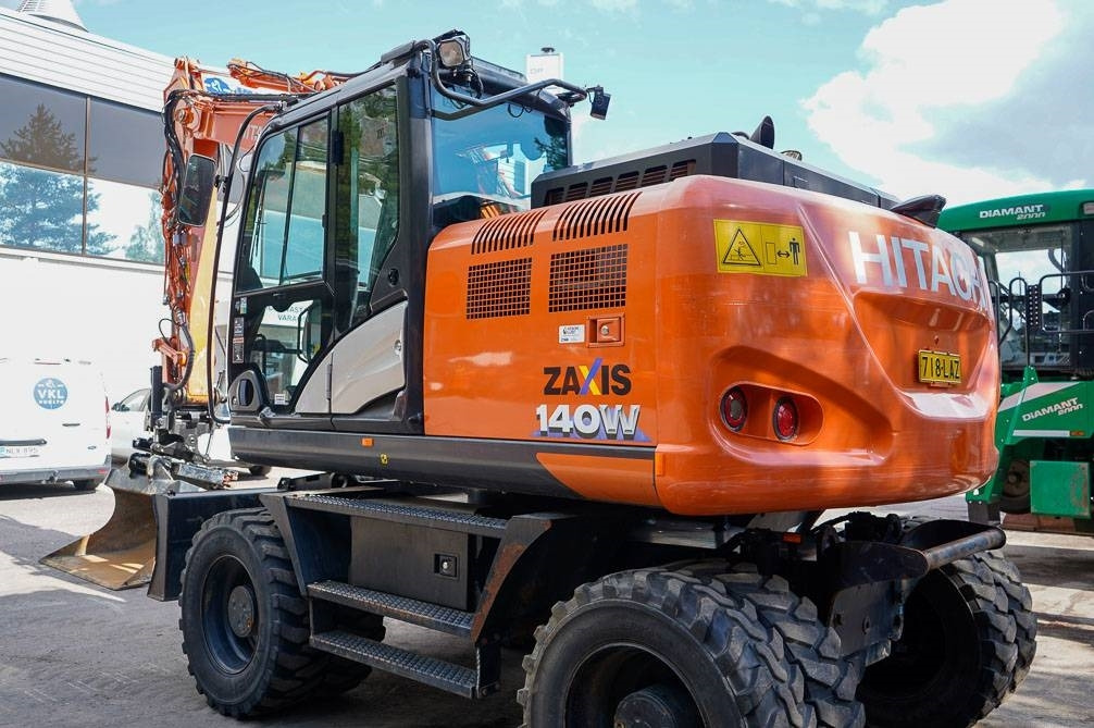 Bager točkaš Hitachi ZX 140 W-6: slika 11