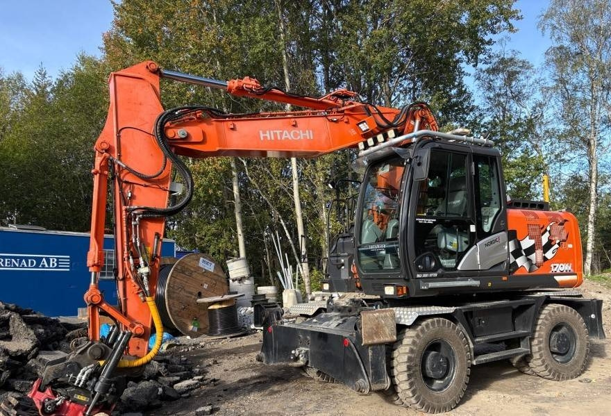 Hitachi ZX170W-6 + Peräkärry 2-akselinen - Bager točkaš: slika 1 Hitachi ZX170W-6 + Peräkärry 2-akselinen - Bager točkaš: slika 1