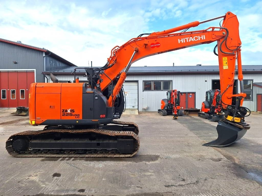 Hitachi ZX225USLC-5 PYÖRITTÄJÄLLÄ - Bager guseničar: slika 5 Hitachi ZX225USLC-5 PYÖRITTÄJÄLLÄ - Bager guseničar: slika 5