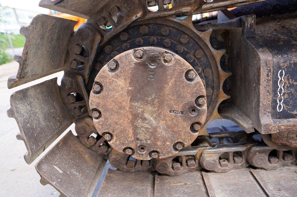 Lizing Hitachi ZX225USLC-5B MARTTIINILLA  Hitachi ZX225USLC-5B MARTTIINILLA: slika 17 Lizing Hitachi ZX225USLC-5B MARTTIINILLA  Hitachi ZX225USLC-5B MARTTIINILLA: slika 17