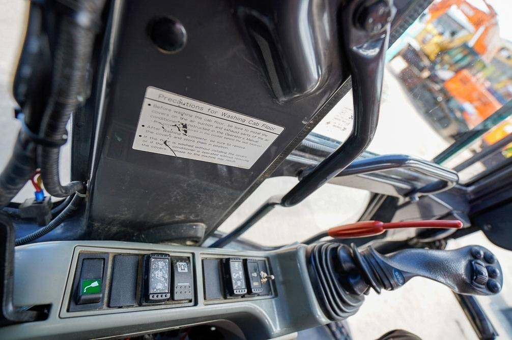 Lizing Hitachi ZX225USLC-5B MARTTIINILLA  Hitachi ZX225USLC-5B MARTTIINILLA: slika 26 Lizing Hitachi ZX225USLC-5B MARTTIINILLA  Hitachi ZX225USLC-5B MARTTIINILLA: slika 26