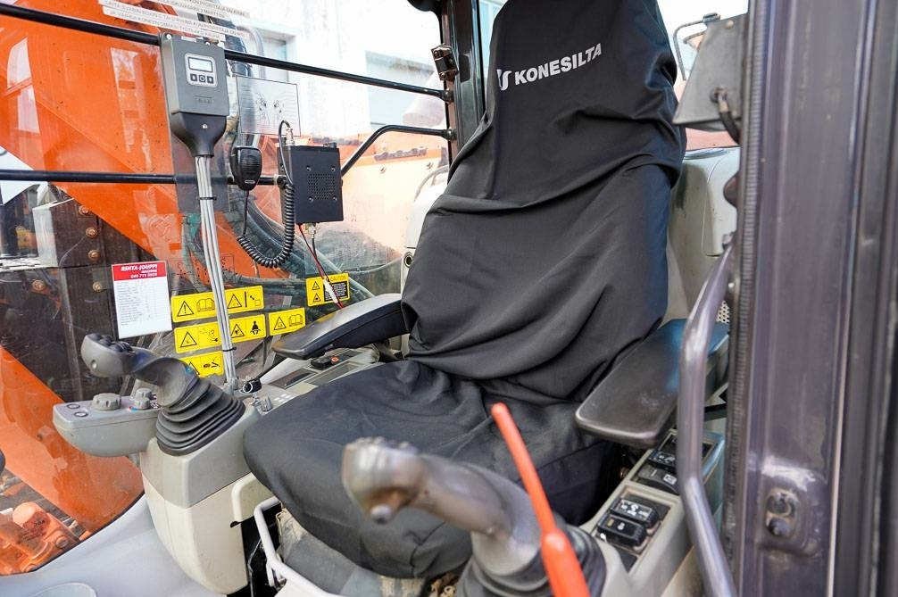 Lizing Hitachi ZX225USLC-5B MARTTIINILLA  Hitachi ZX225USLC-5B MARTTIINILLA: slika 19 Lizing Hitachi ZX225USLC-5B MARTTIINILLA  Hitachi ZX225USLC-5B MARTTIINILLA: slika 19