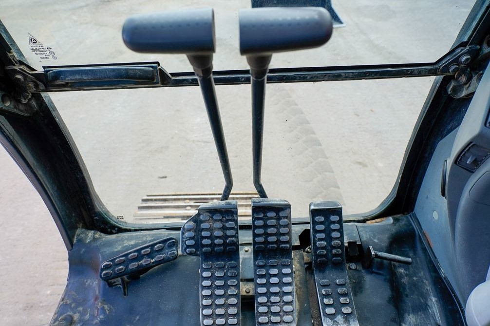 Lizing Hitachi ZX225USLC-5B MARTTIINILLA  Hitachi ZX225USLC-5B MARTTIINILLA: slika 24 Lizing Hitachi ZX225USLC-5B MARTTIINILLA  Hitachi ZX225USLC-5B MARTTIINILLA: slika 24