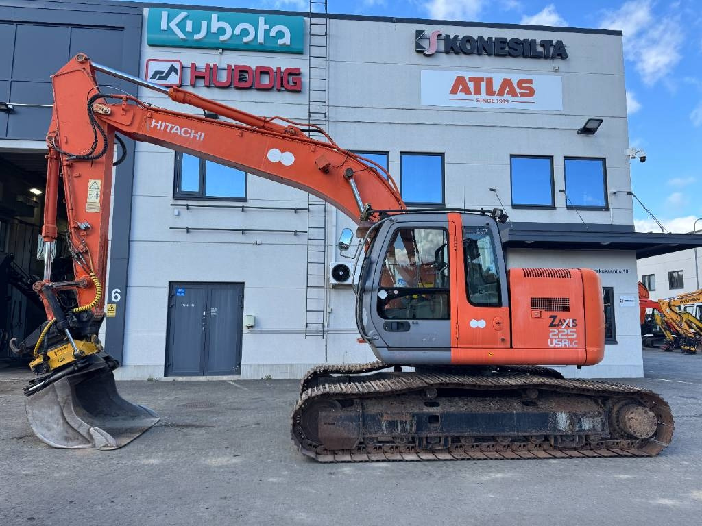 Hitachi ZX225USR PYÖRITTÄJÄLLÄ  - Bager guseničar: slika 1 Hitachi ZX225USR PYÖRITTÄJÄLLÄ  - Bager guseničar: slika 1