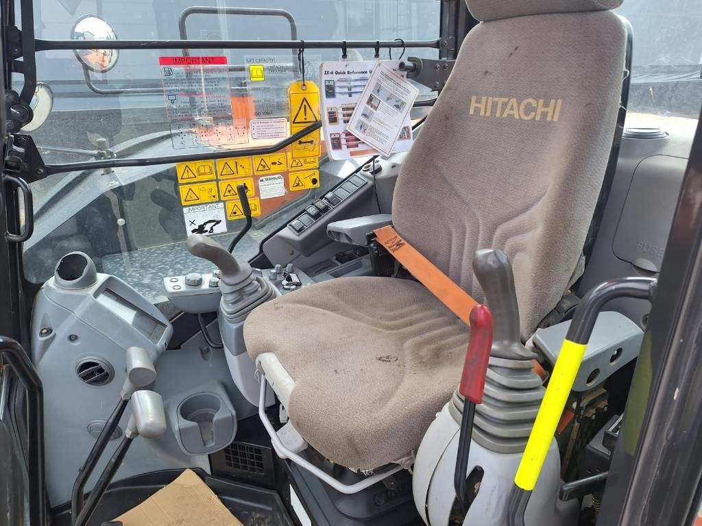Lizing Hitachi ZX85USB-6  Hitachi ZX85USB-6: slika 9