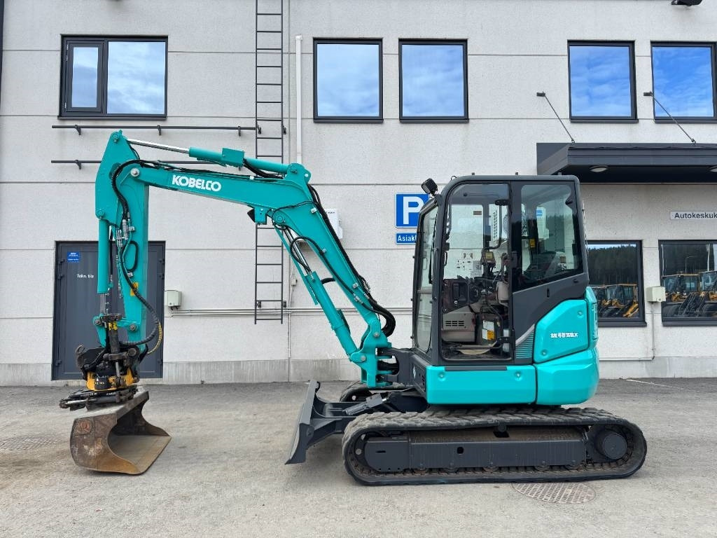 Kobelco SK45SRX-6 Pyörittäjä pihdeillä - Mini bager: slika 1 Kobelco SK45SRX-6 Pyörittäjä pihdeillä - Mini bager: slika 1