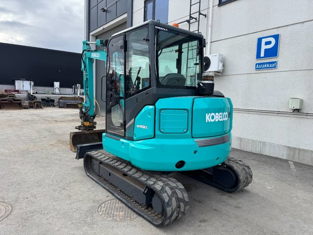 Kobelco SK45SRX-6 Pyörittäjä pihdeillä - Mini bager: slika 3 Kobelco SK45SRX-6 Pyörittäjä pihdeillä - Mini bager: slika 3