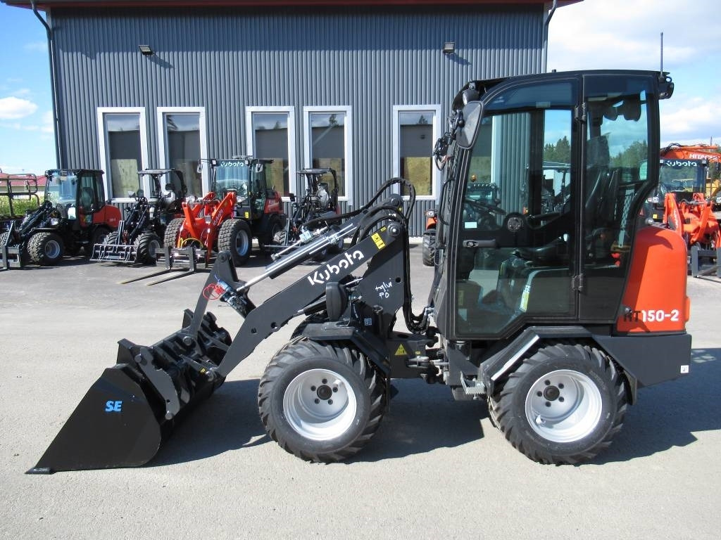 Kubota RT150-2 PIENKUORMAAJA, UUSI - Zglobni utovarivač: slika 1 Kubota RT150-2 PIENKUORMAAJA, UUSI - Zglobni utovarivač: slika 1
