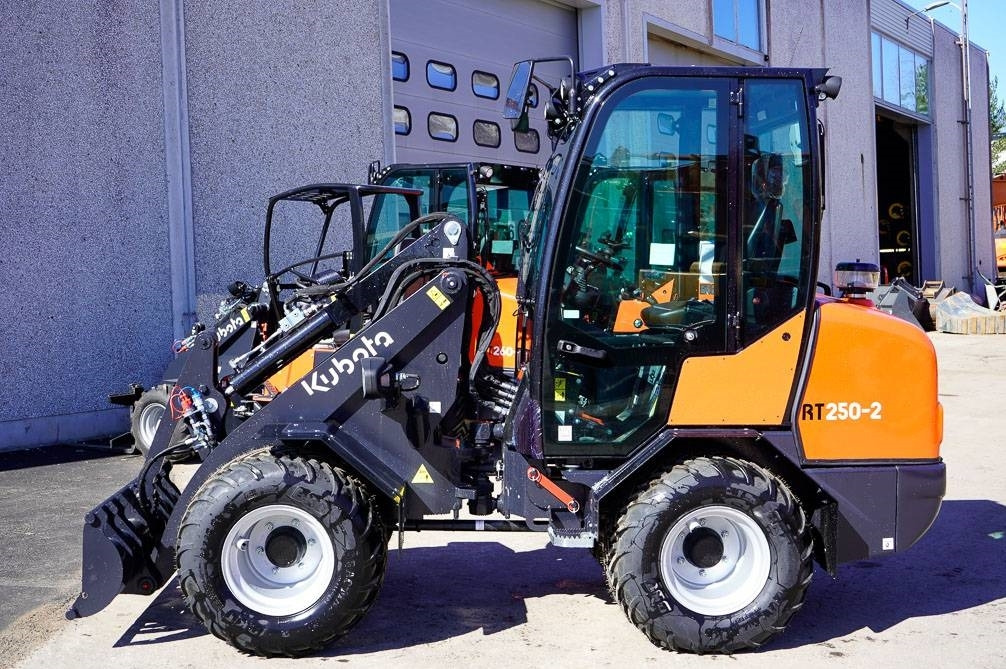 Kubota RT250-2 UUSI KONE! - Zglobni utovarivač: slika 1 Kubota RT250-2 UUSI KONE! - Zglobni utovarivač: slika 1