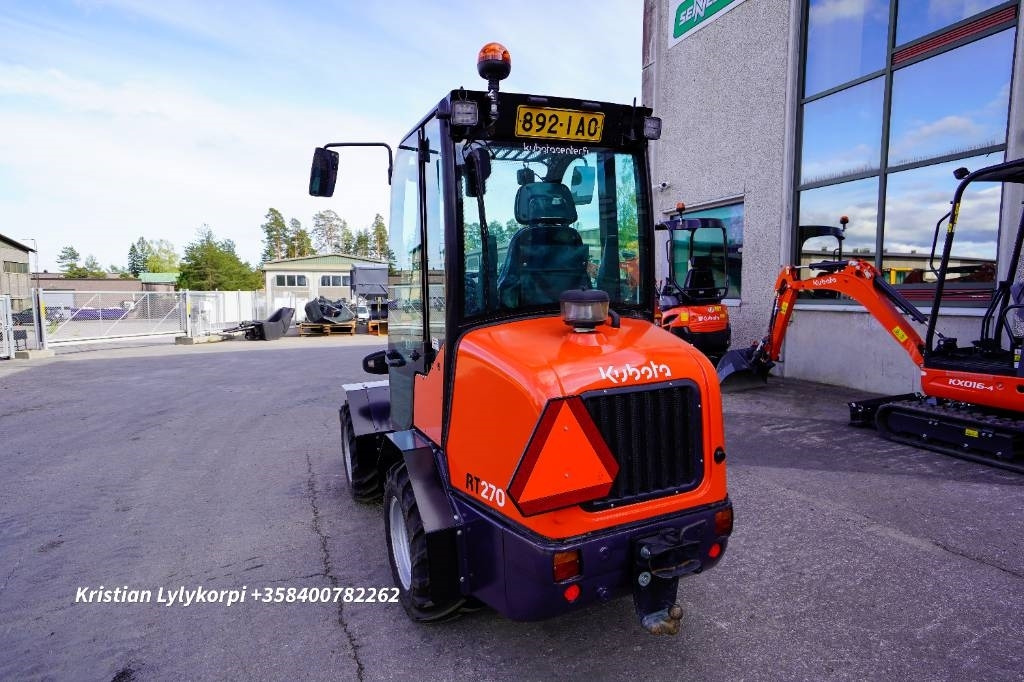 Kubota RT270 UUDET RENKAAT - Zglobni utovarivač: slika 3 Kubota RT270 UUDET RENKAAT - Zglobni utovarivač: slika 3