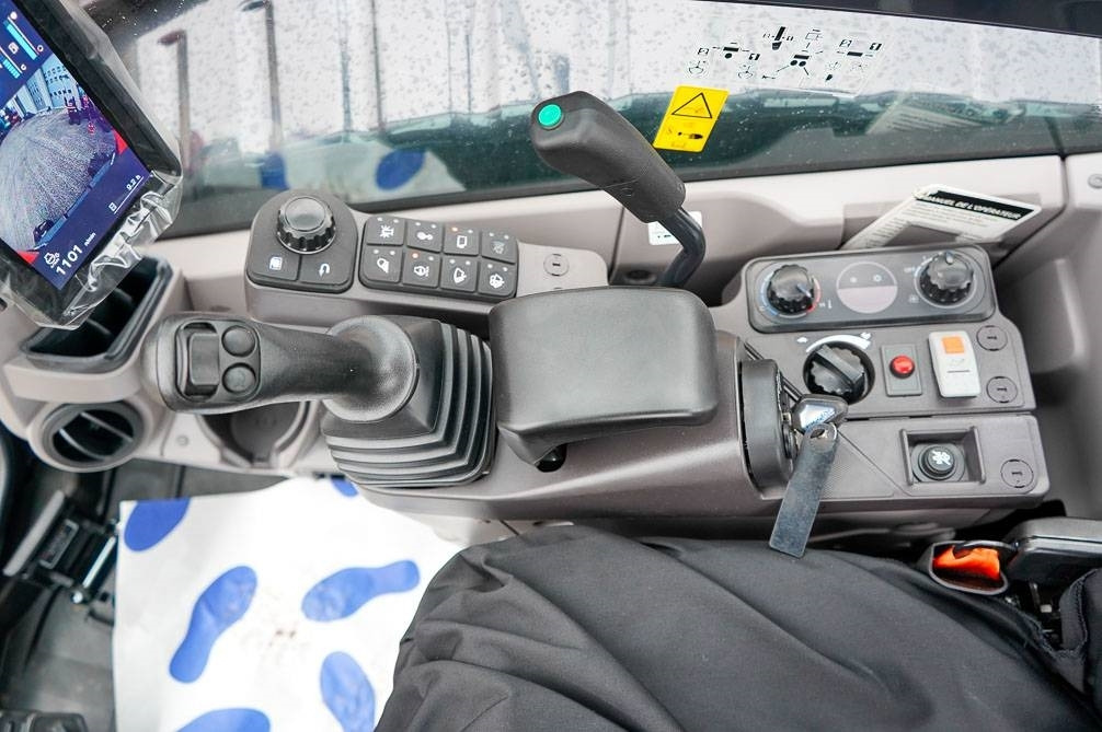 Mini bager Kubota U56-5 VALMIIKSI VARUSTELTU: slika 21