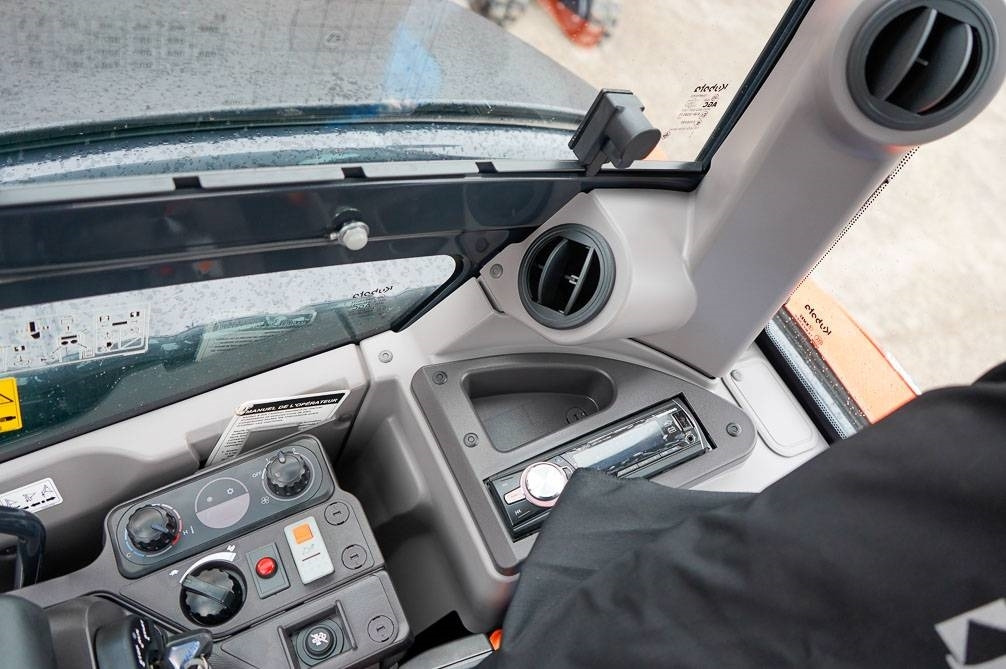 Mini bager Kubota U56-5 VALMIIKSI VARUSTELTU: slika 22