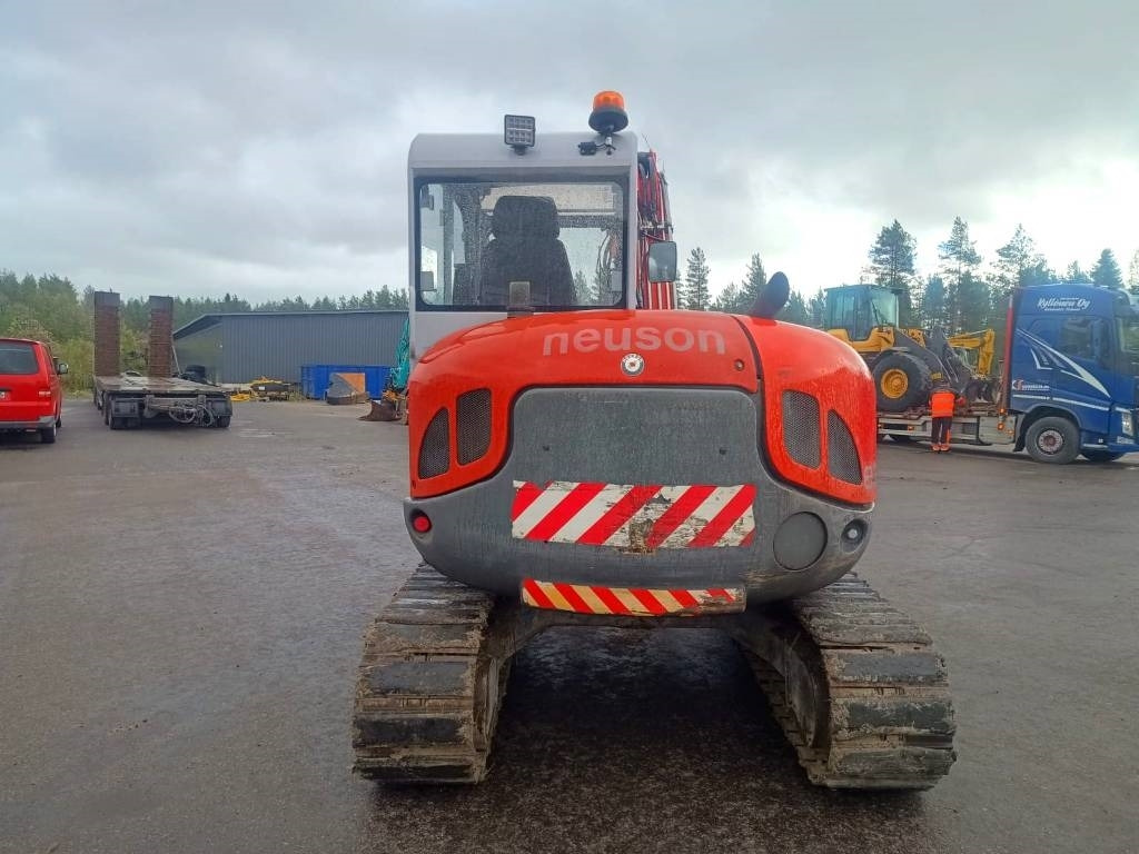 Neuson 8003RD PYÖRITTÄJÄ, 3-KAUHAA - Mini bager: slika 2 Neuson 8003RD PYÖRITTÄJÄ, 3-KAUHAA - Mini bager: slika 2