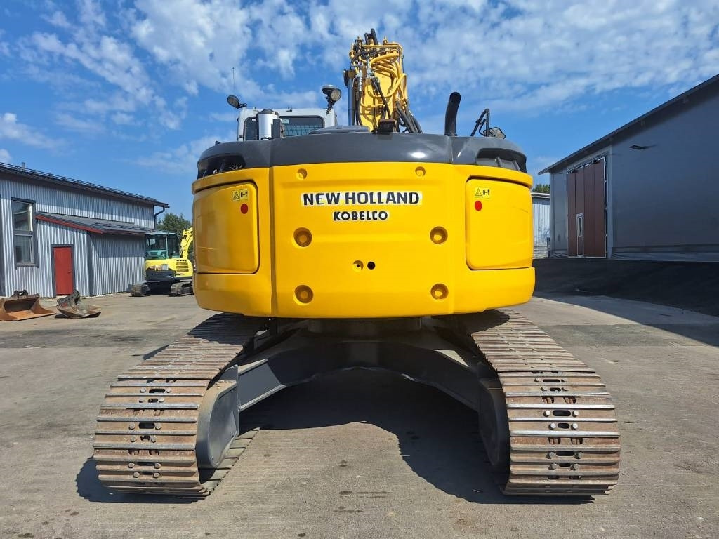 New Holland E235BSRLC PYÖRITTÄJÄLLÄ - Bager guseničar: slika 3 New Holland E235BSRLC PYÖRITTÄJÄLLÄ - Bager guseničar: slika 3