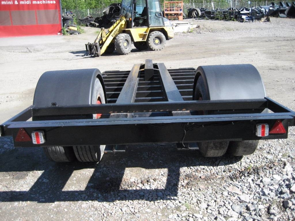 Traktorilavetti UUSI 1-akselinen 6-9tn koneille  - Niska prikolica za prevoz: slika 4 Traktorilavetti UUSI 1-akselinen 6-9tn koneille  - Niska prikolica za prevoz: slika 4