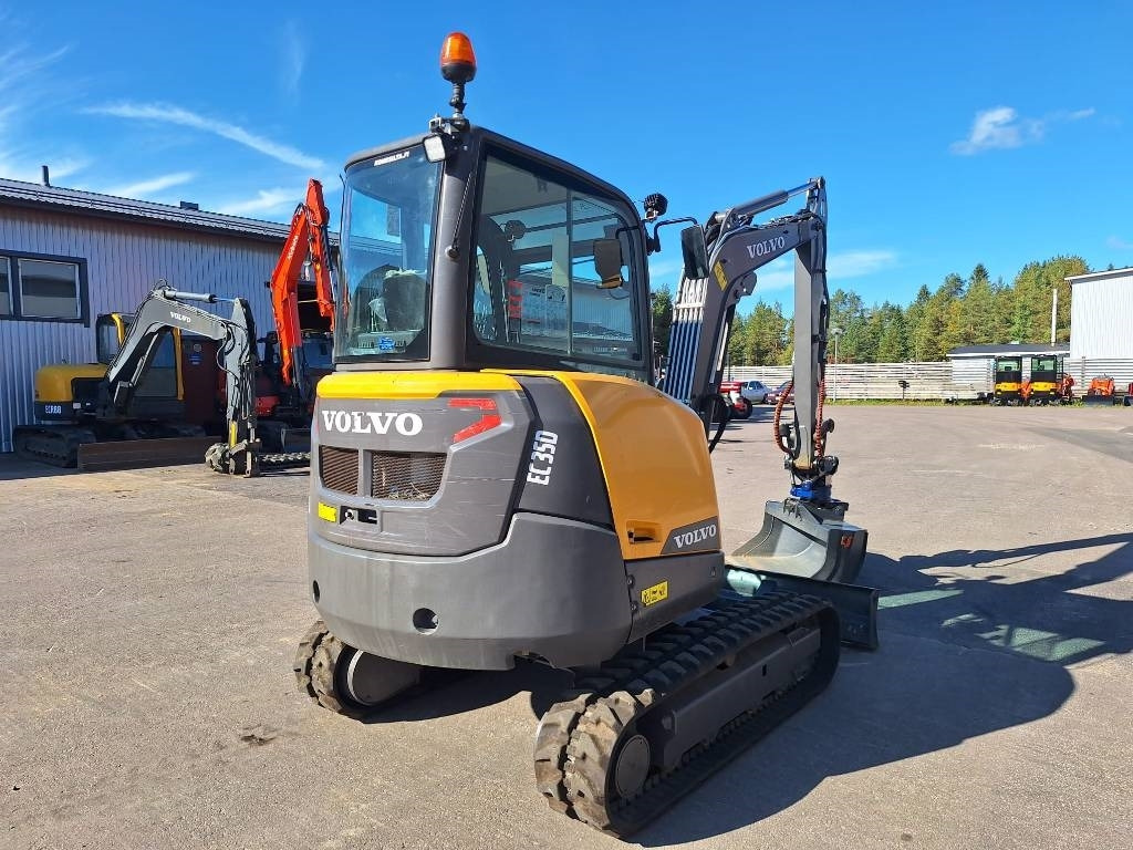 Volvo EC35D PYÖRITTÄJÄLLÄ - Mini bager: slika 4 Volvo EC35D PYÖRITTÄJÄLLÄ - Mini bager: slika 4