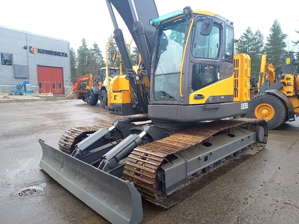Bager guseničar Volvo ECR235DL PYÖRITTÄJÄLLÄ: slika 10