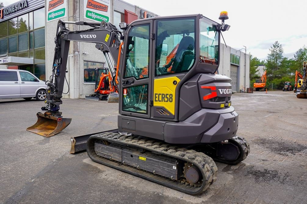 Volvo ECR58F EX-DEMO - Mini bager: slika 2 Volvo ECR58F EX-DEMO - Mini bager: slika 2