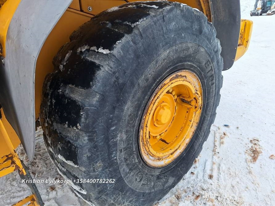Utovarivač točkaš Volvo L120E: slika 14