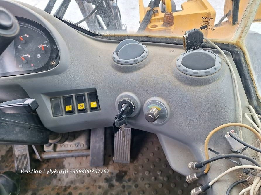 Utovarivač točkaš Volvo L120E: slika 29