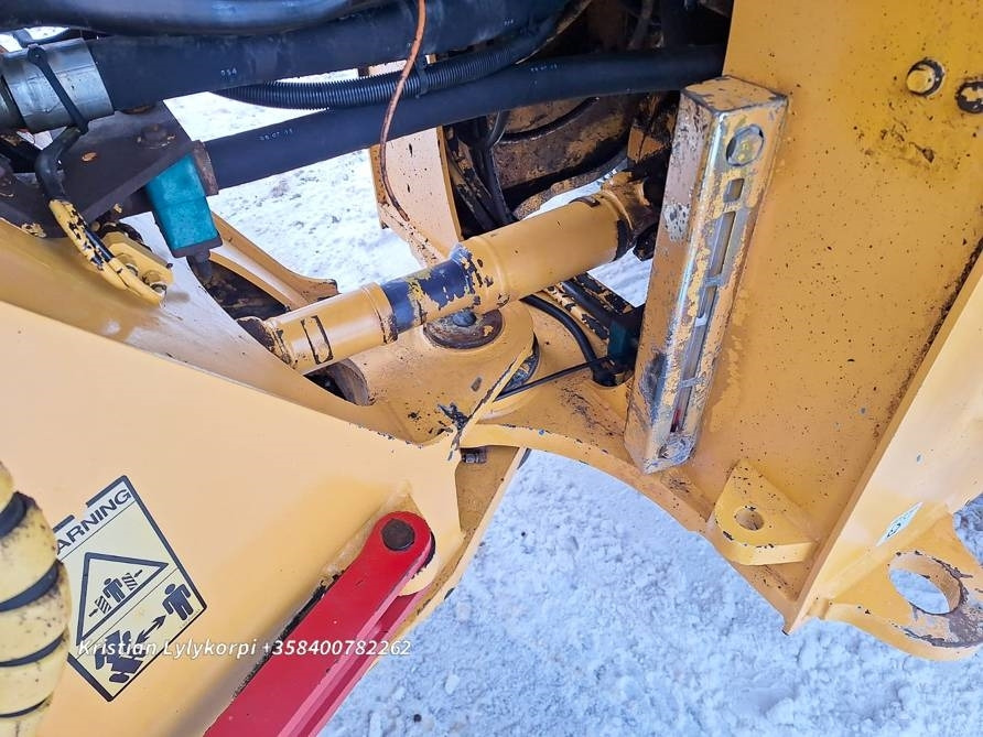 Utovarivač točkaš Volvo L120E: slika 13