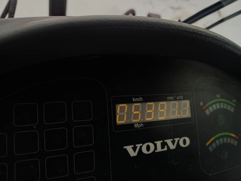 Utovarivač točkaš Volvo L45B UUDET RENKAAT: slika 12