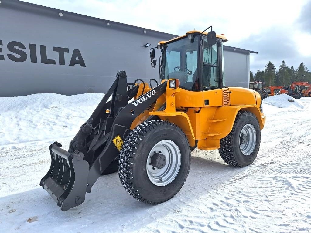 Utovarivač točkaš Volvo L45B UUDET RENKAAT: slika 9